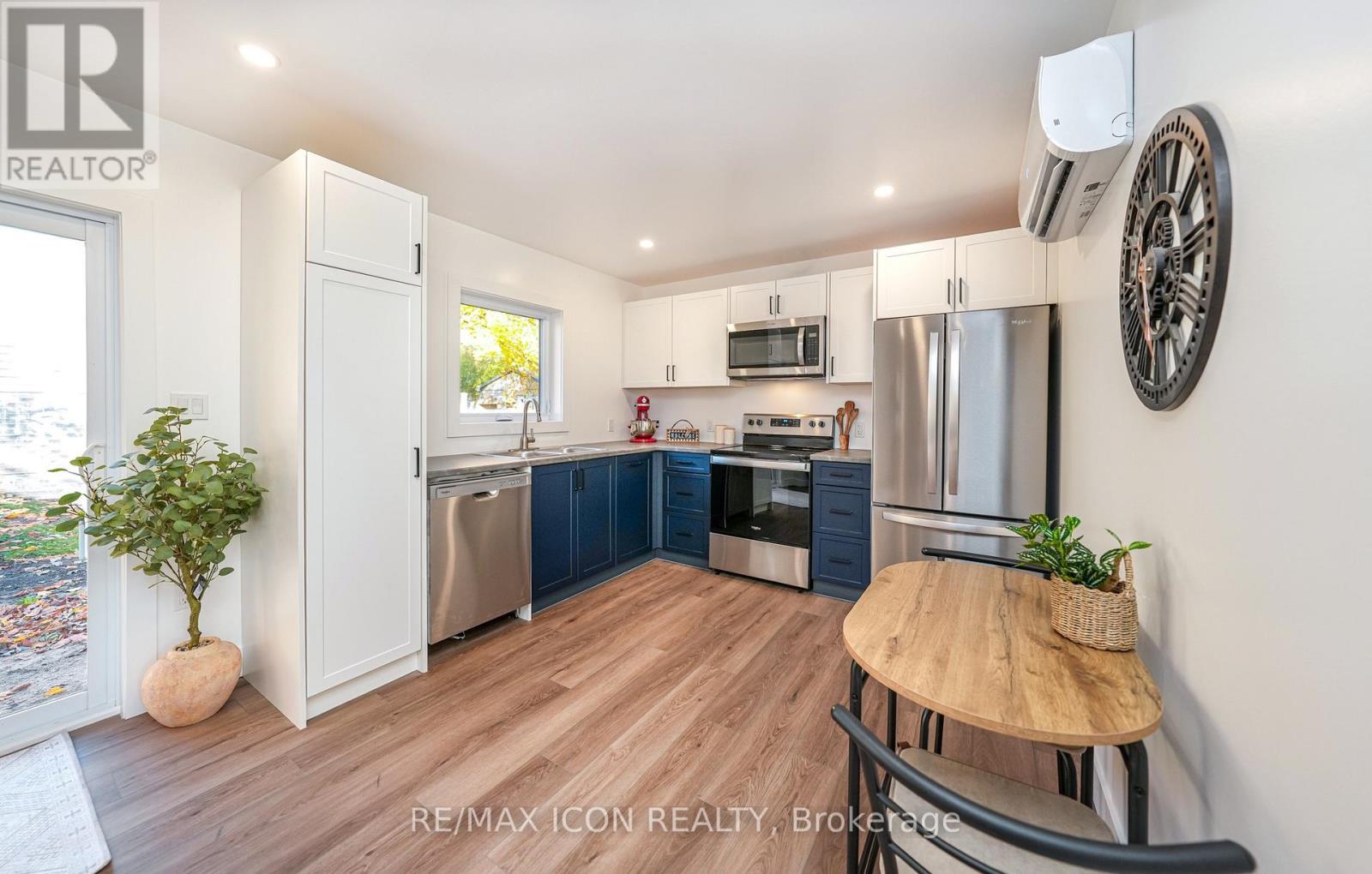 1 - 220 Ardross Street E, North Middlesex (Parkhill), Ontario  N0M 2K0 - Photo 4 - X12590436