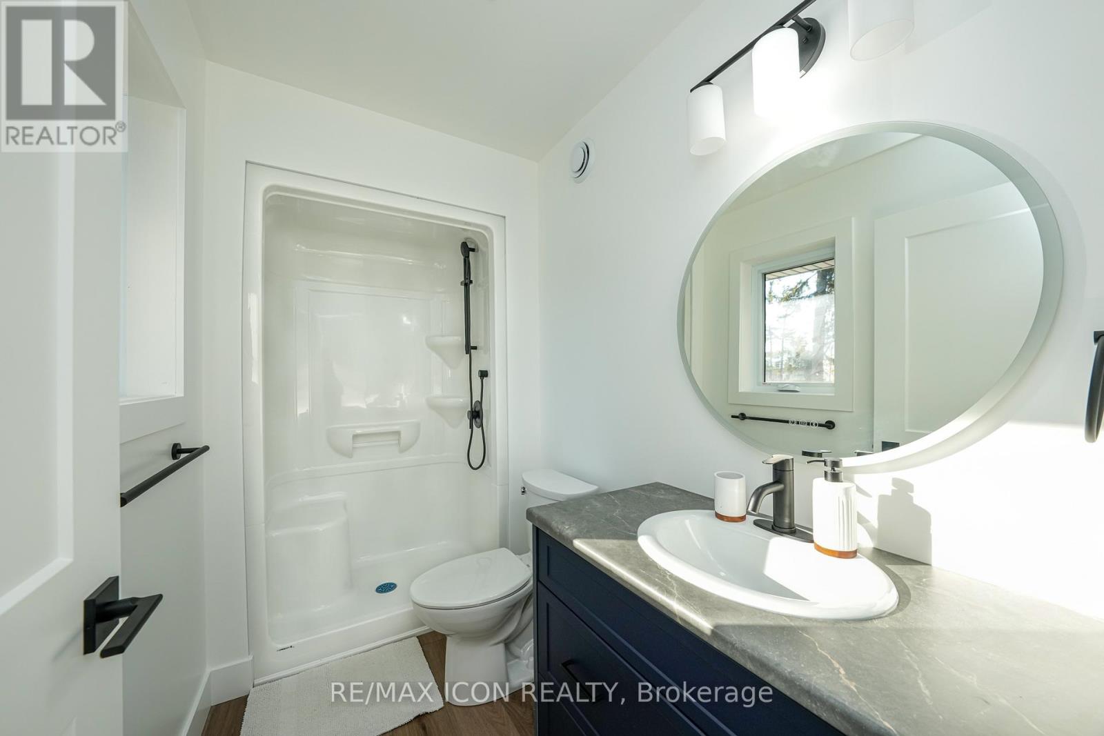 1 - 220 Ardross Street E, North Middlesex (Parkhill), Ontario  N0M 2K0 - Photo 5 - X12590436