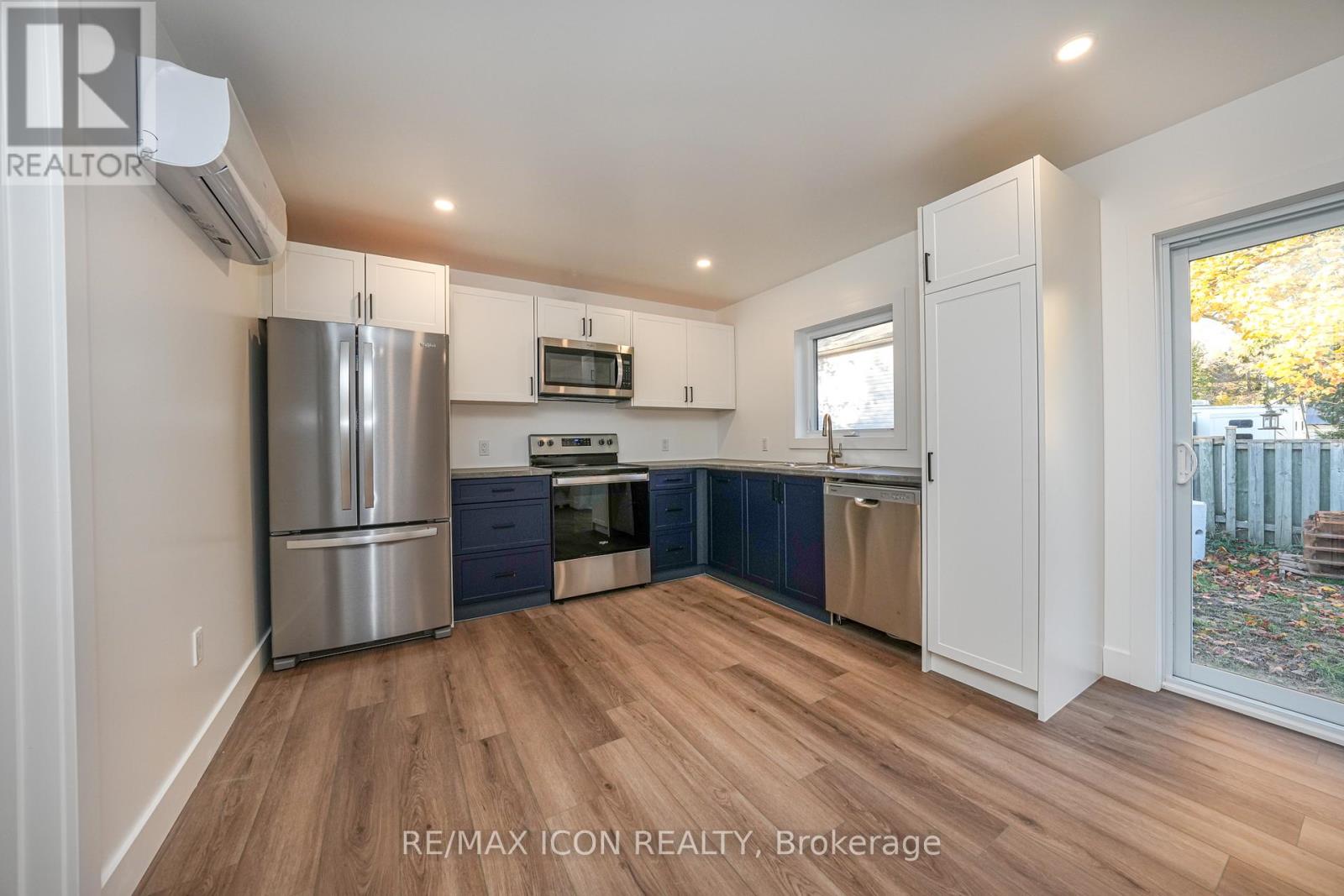 1 - 220 Ardross Street E, North Middlesex (Parkhill), Ontario  N0M 2K0 - Photo 9 - X12590436