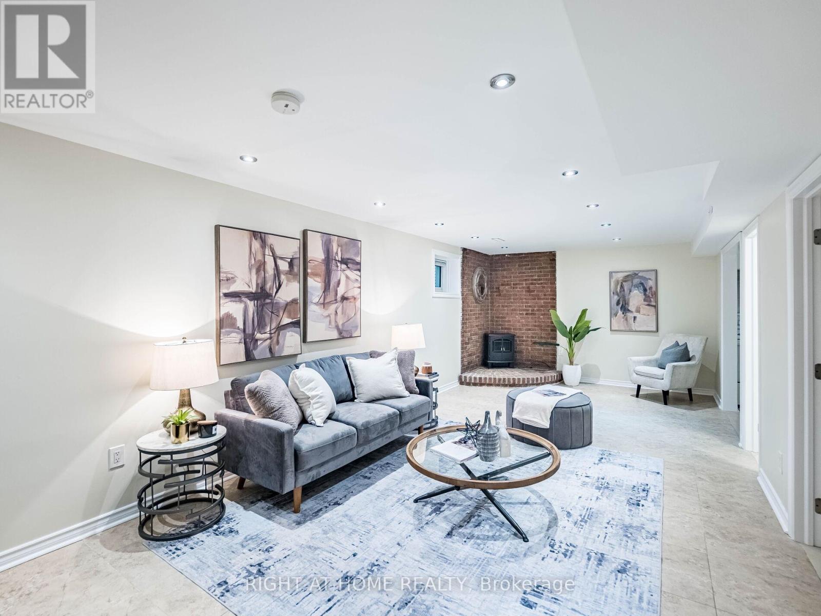 118 Bonham Boulevard, Mississauga, Ontario  L5M 1C7 - Photo 31 - W12445085