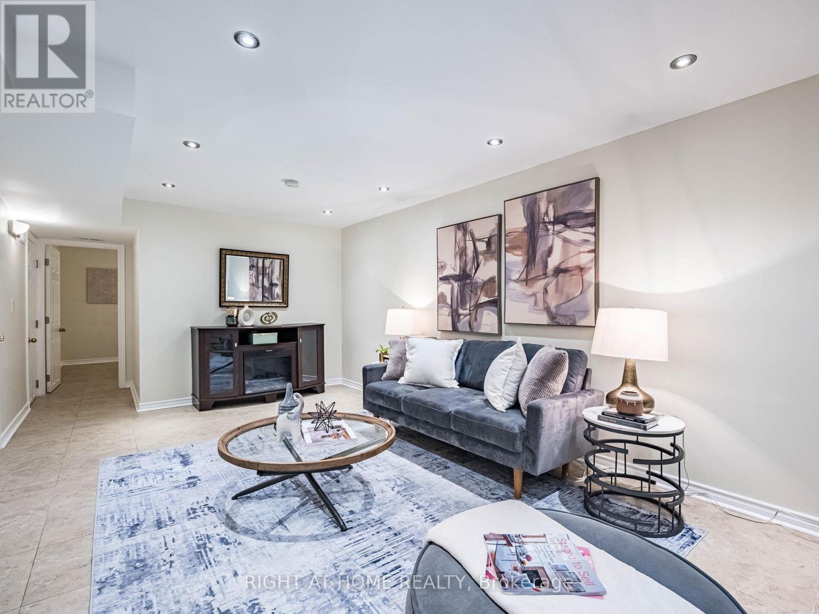 118 Bonham Boulevard, Mississauga, Ontario  L5M 1C7 - Photo 42 - W12445085