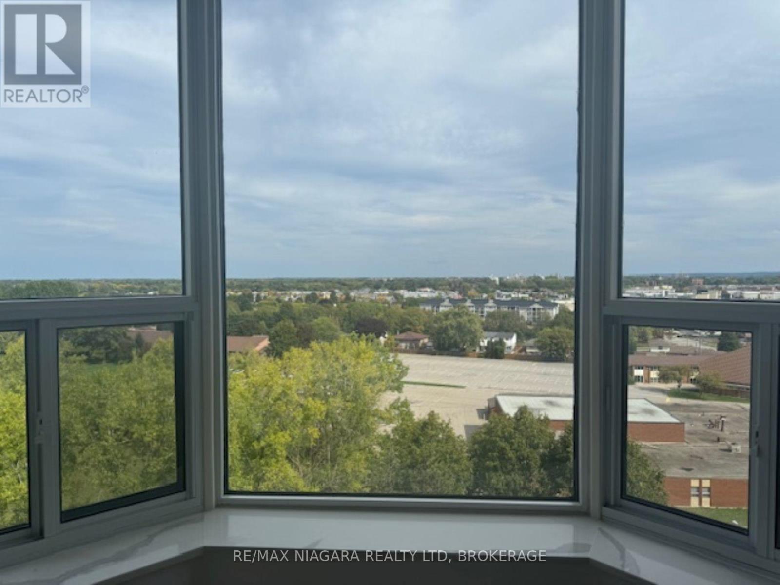 911 - 81 Scott Street, St. Catharines, Ontario  L2N 7L5 - Photo 13 - X12385382