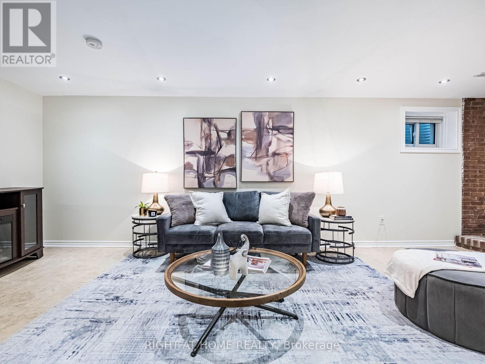 118 Bonham Boulevard, Mississauga, Ontario  L5M 1C7 - Photo 32 - W12445085