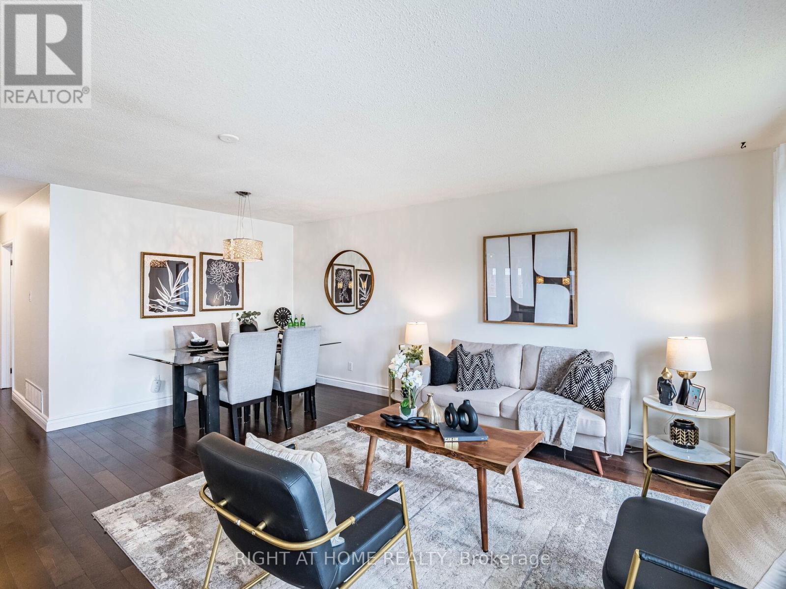 118 Bonham Boulevard, Mississauga, Ontario  L5M 1C7 - Photo 7 - W12445085