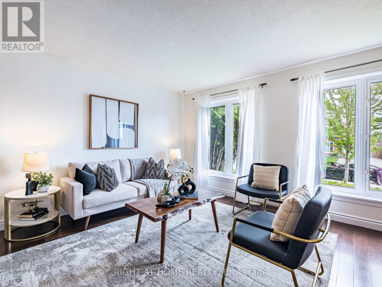 118 Bonham Boulevard, Mississauga, Ontario  L5M 1C7 - Photo 8 - W12445085