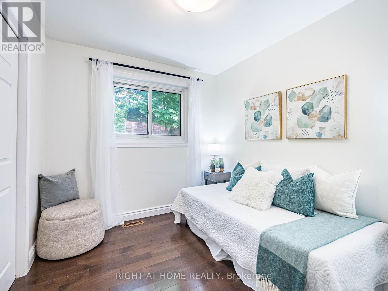 118 Bonham Boulevard, Mississauga, Ontario  L5M 1C7 - Photo 27 - W12445085