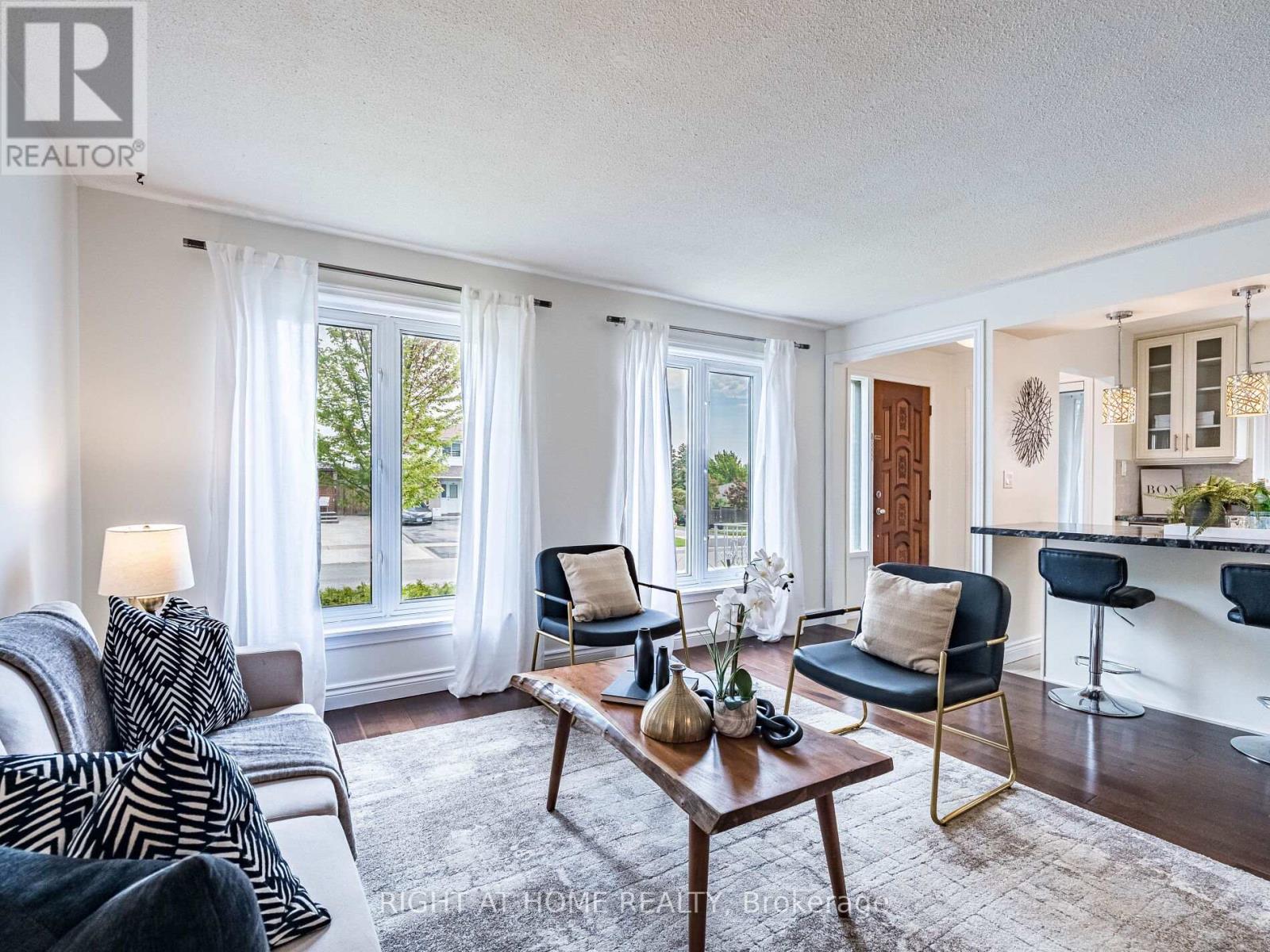 118 Bonham Boulevard, Mississauga, Ontario  L5M 1C7 - Photo 9 - W12445085