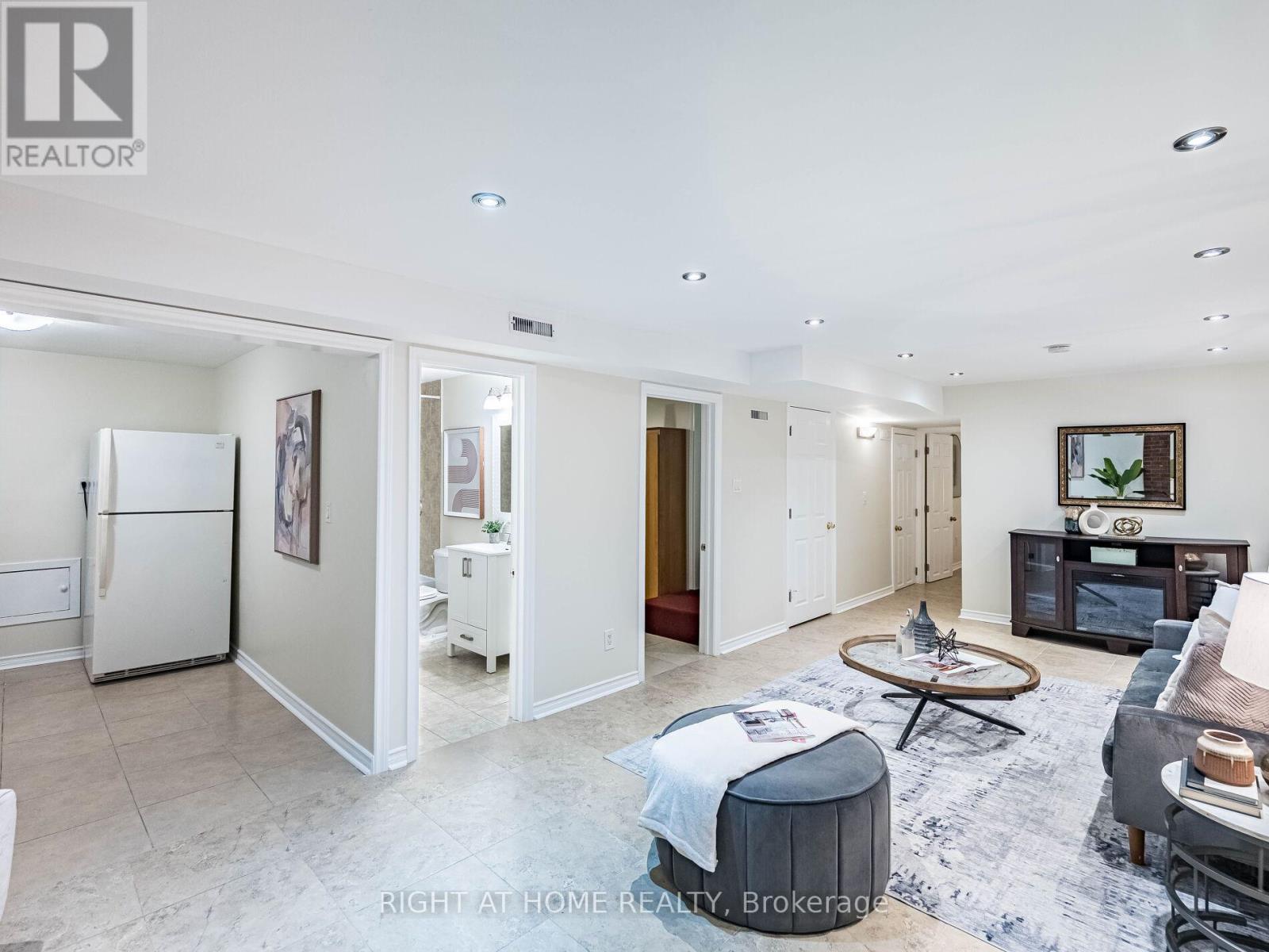 118 Bonham Boulevard, Mississauga, Ontario  L5M 1C7 - Photo 44 - W12445085