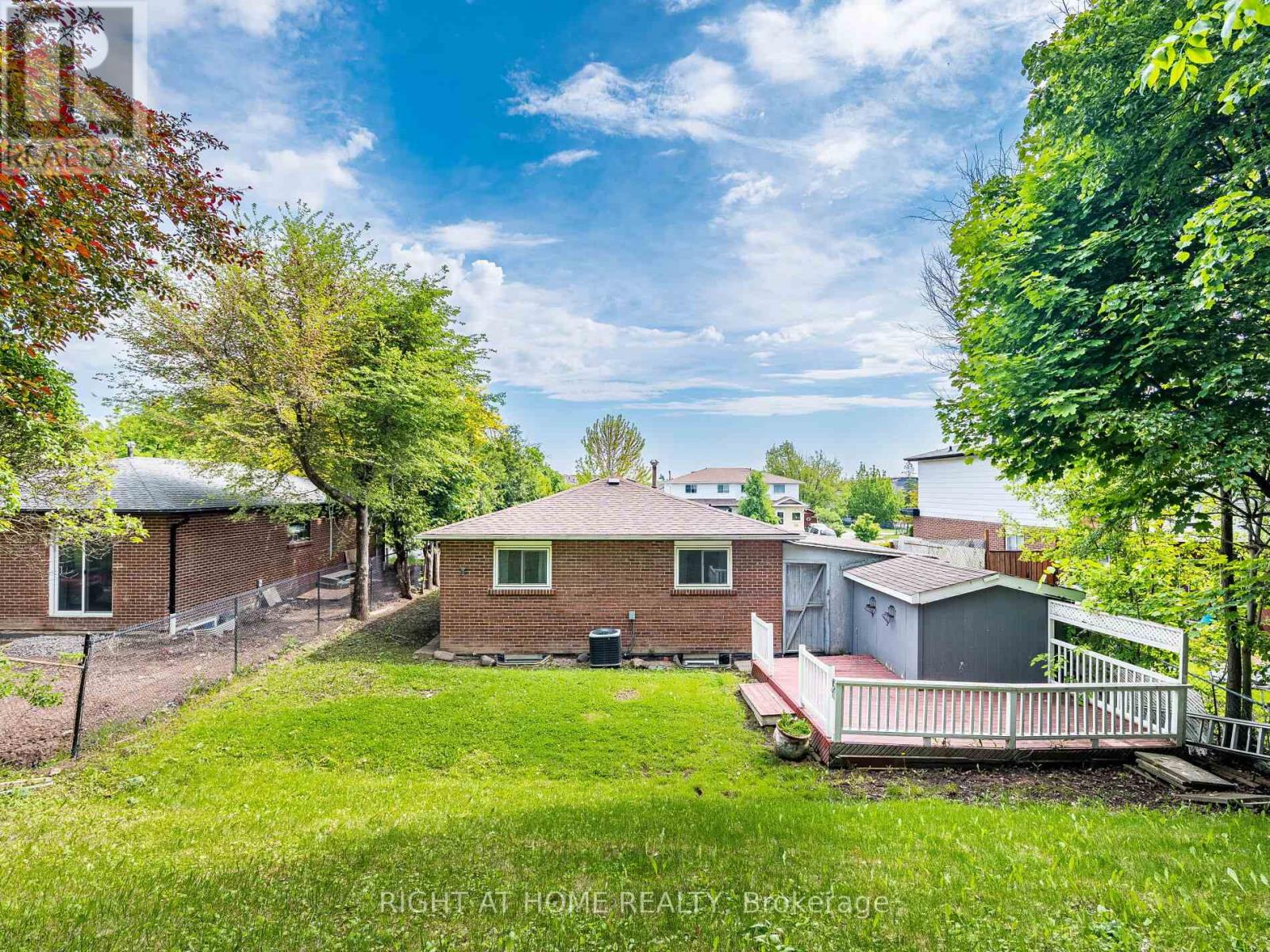 118 Bonham Boulevard, Mississauga, Ontario  L5M 1C7 - Photo 45 - W12445085