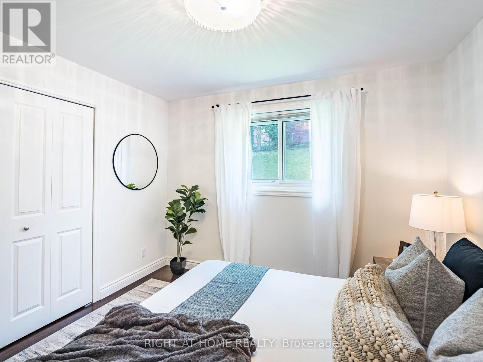 118 Bonham Boulevard, Mississauga, Ontario  L5M 1C7 - Photo 22 - W12445085