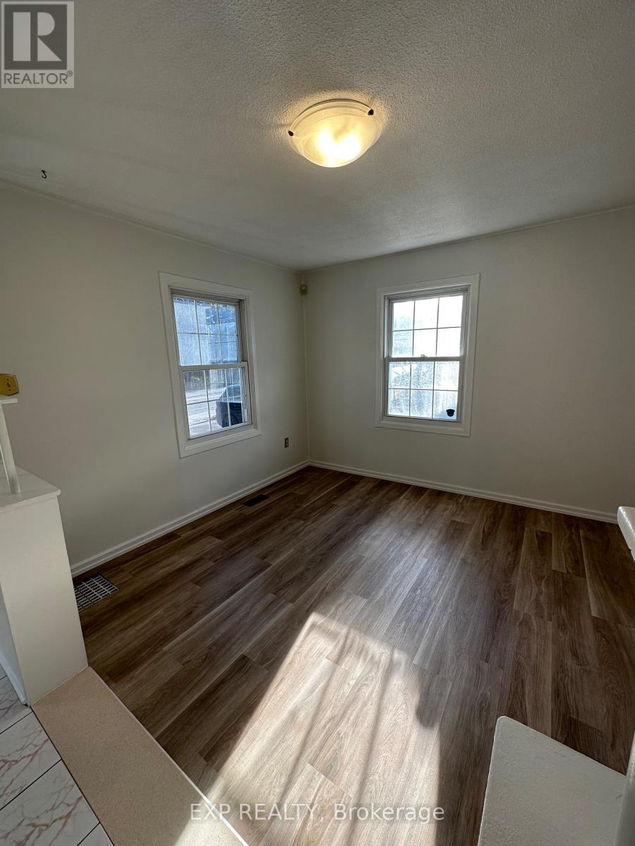 954 Fisher Avenue, Ottawa, Ontario  K1Z 6P4 - Photo 3 - X12590424