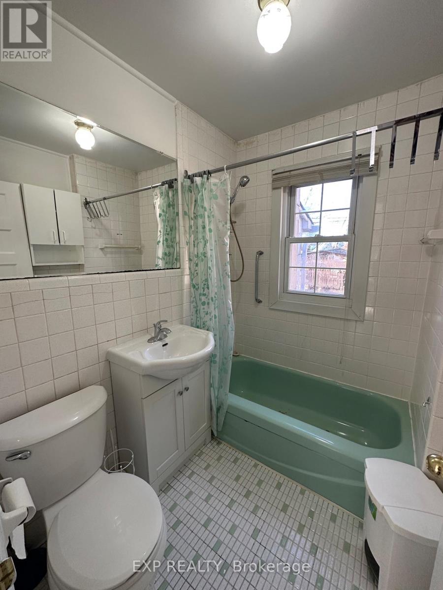 954 Fisher Avenue, Ottawa, Ontario  K1Z 6P4 - Photo 7 - X12590424