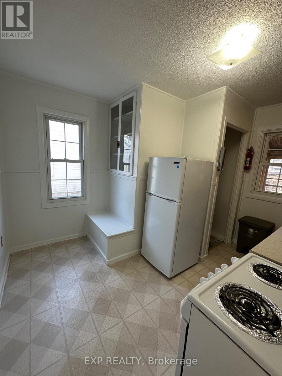 954 Fisher Avenue, Ottawa, Ontario  K1Z 6P4 - Photo 8 - X12590424