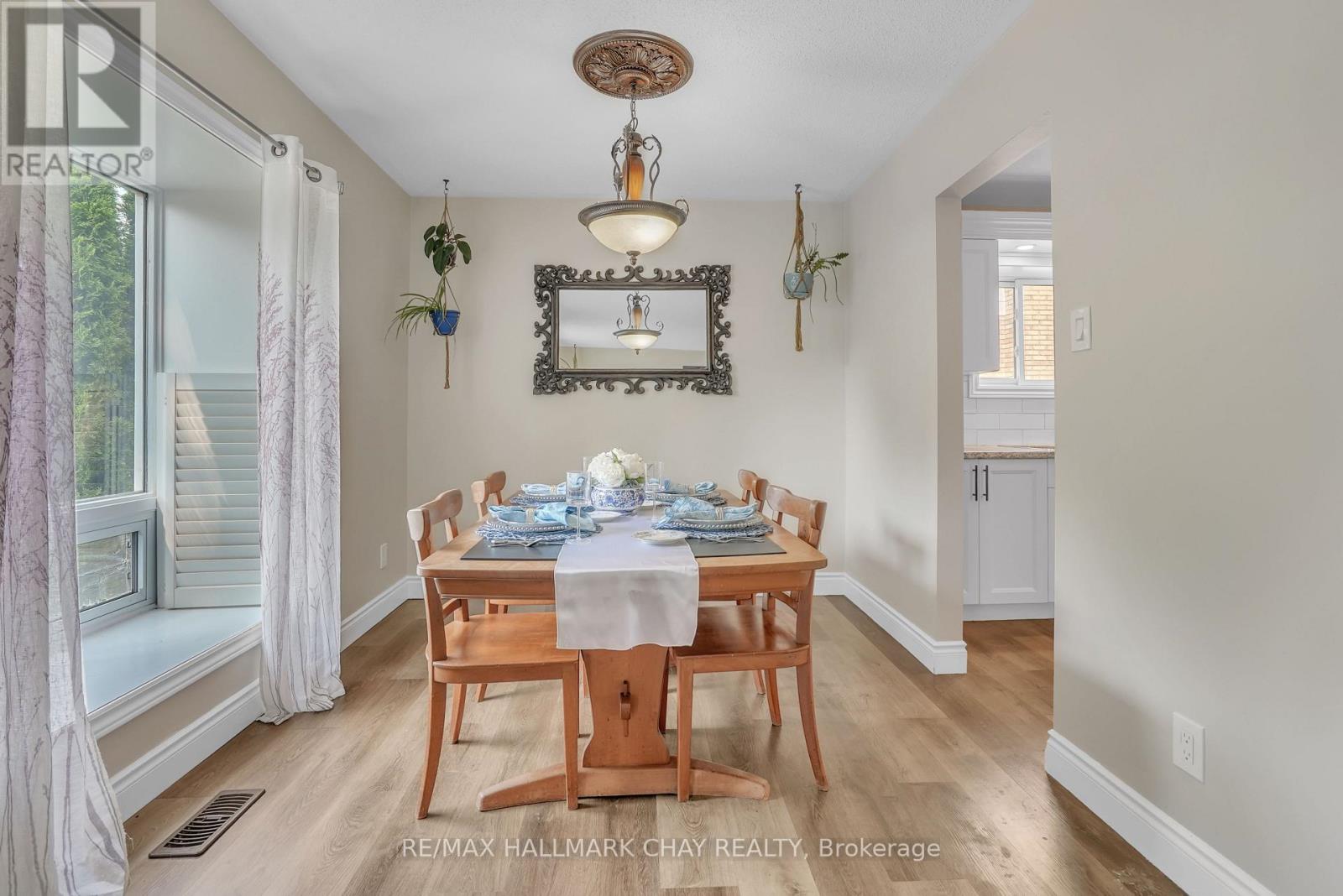 15 Viel Street, Penetanguishene, Ontario  L9M 1H8 - Photo 8 - S12366172