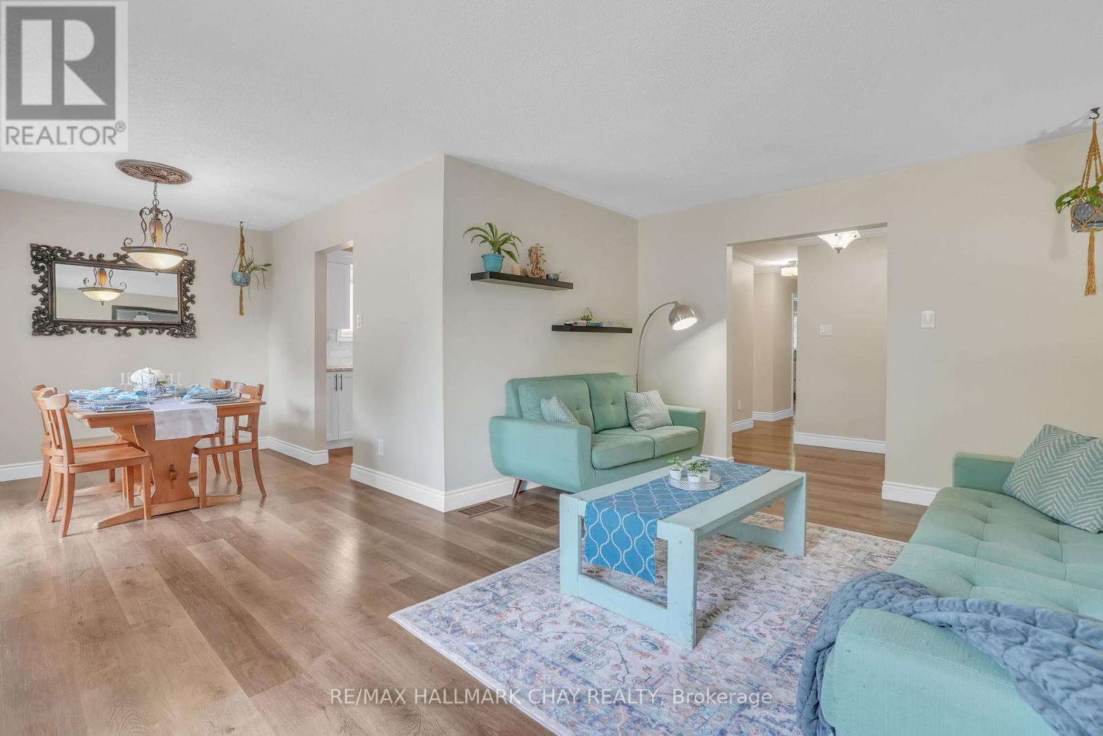 15 Viel Street, Penetanguishene, Ontario  L9M 1H8 - Photo 6 - S12366172