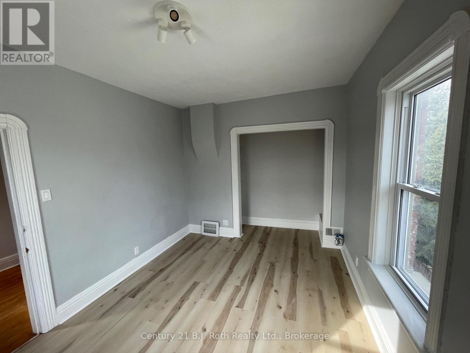 442 Midland Avenue, Midland, Ontario L4R 3L3 - Photo 11 - S12384249