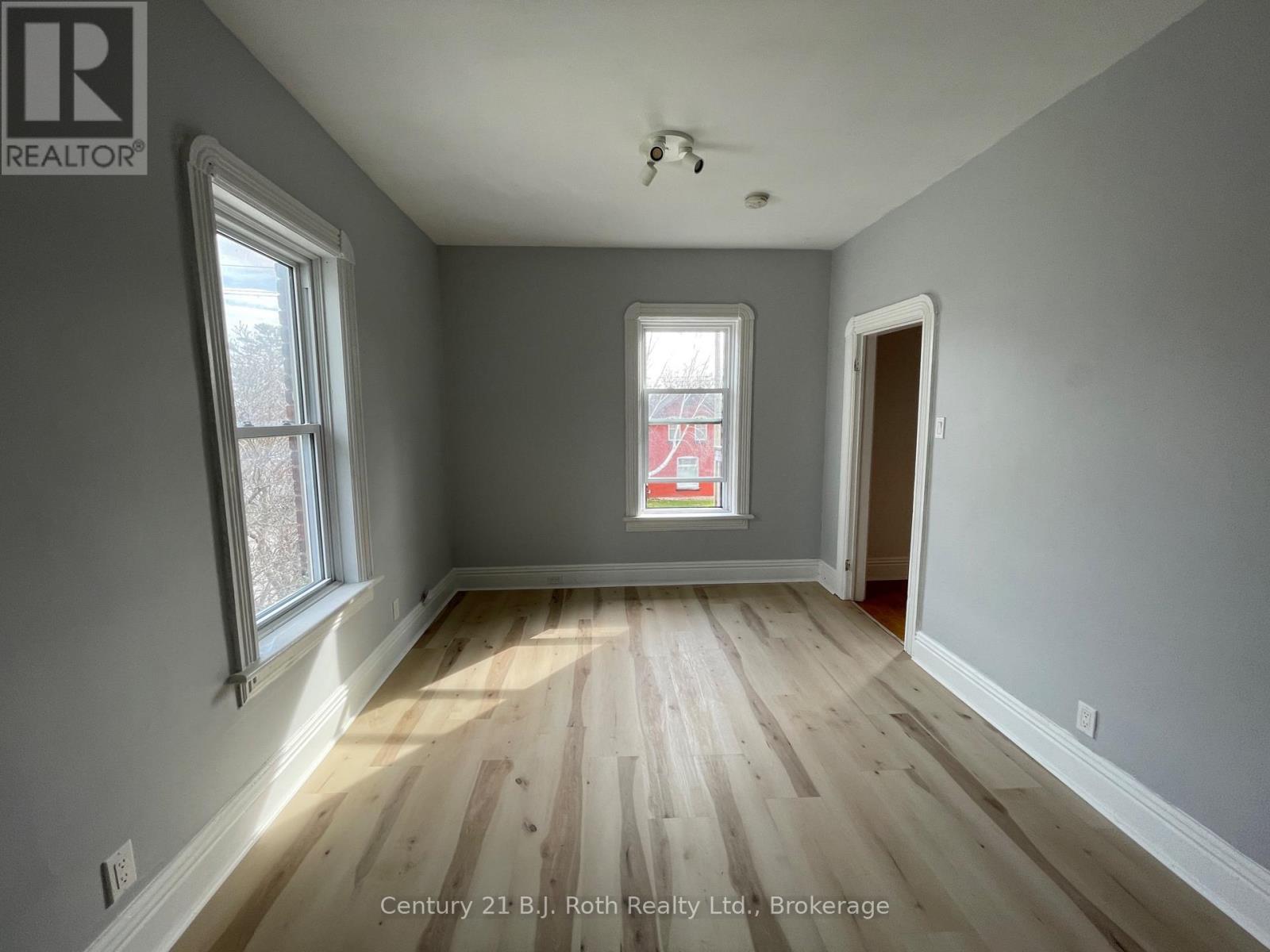 442 Midland Avenue, Midland, Ontario L4R 3L3 - Photo 9 - S12384249