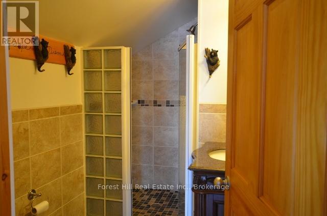 10365 Rabbit, Temagami, Ontario  P0H 2H0 - Photo 17 - X12265696