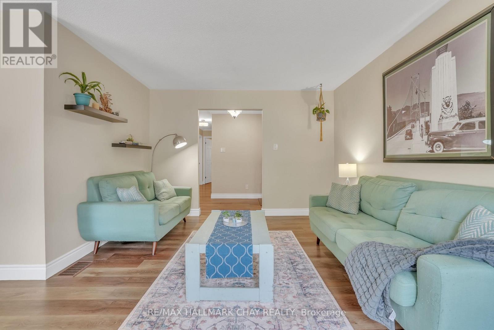 15 Viel Street, Penetanguishene, Ontario  L9M 1H8 - Photo 7 - S12366172