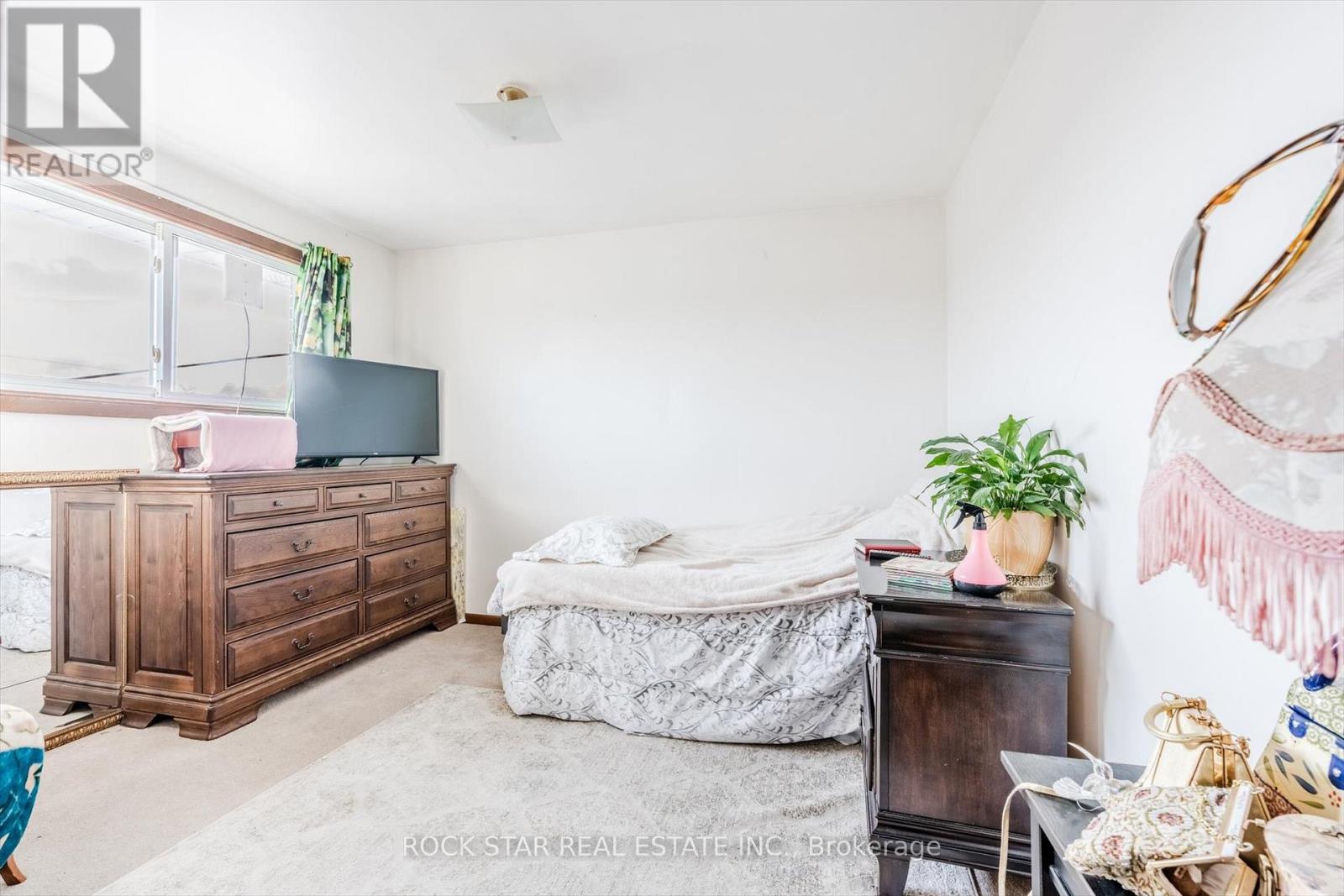 23 Saint Andrews Avenue, Welland, Ontario  L3B 1E2 - Photo 26 - X12440067