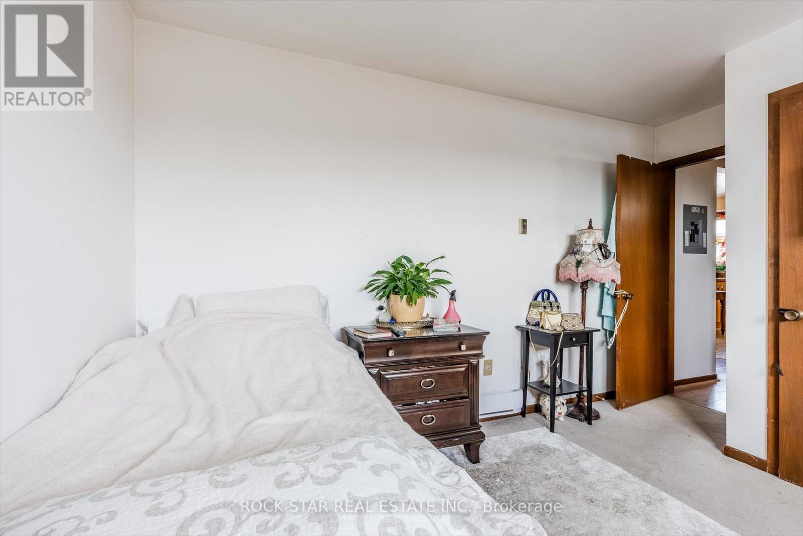 23 Saint Andrews Avenue, Welland, Ontario  L3B 1E2 - Photo 27 - X12440067