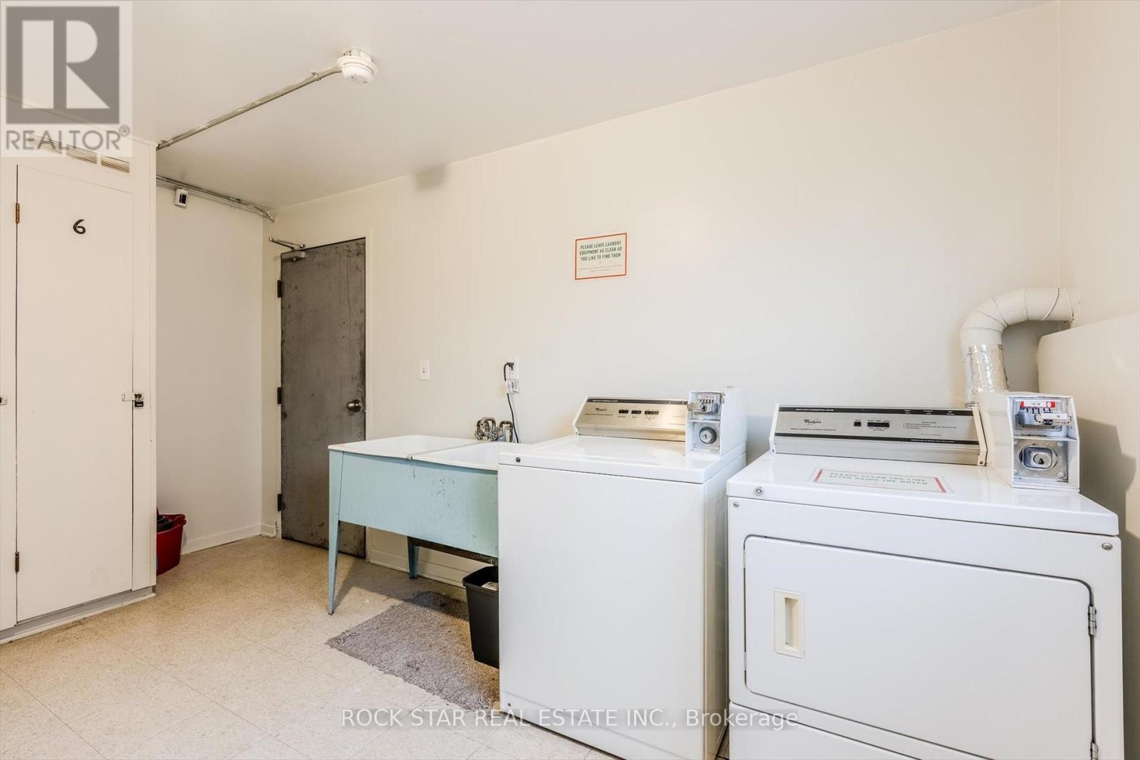 23 Saint Andrews Avenue, Welland, Ontario  L3B 1E2 - Photo 8 - X12440067