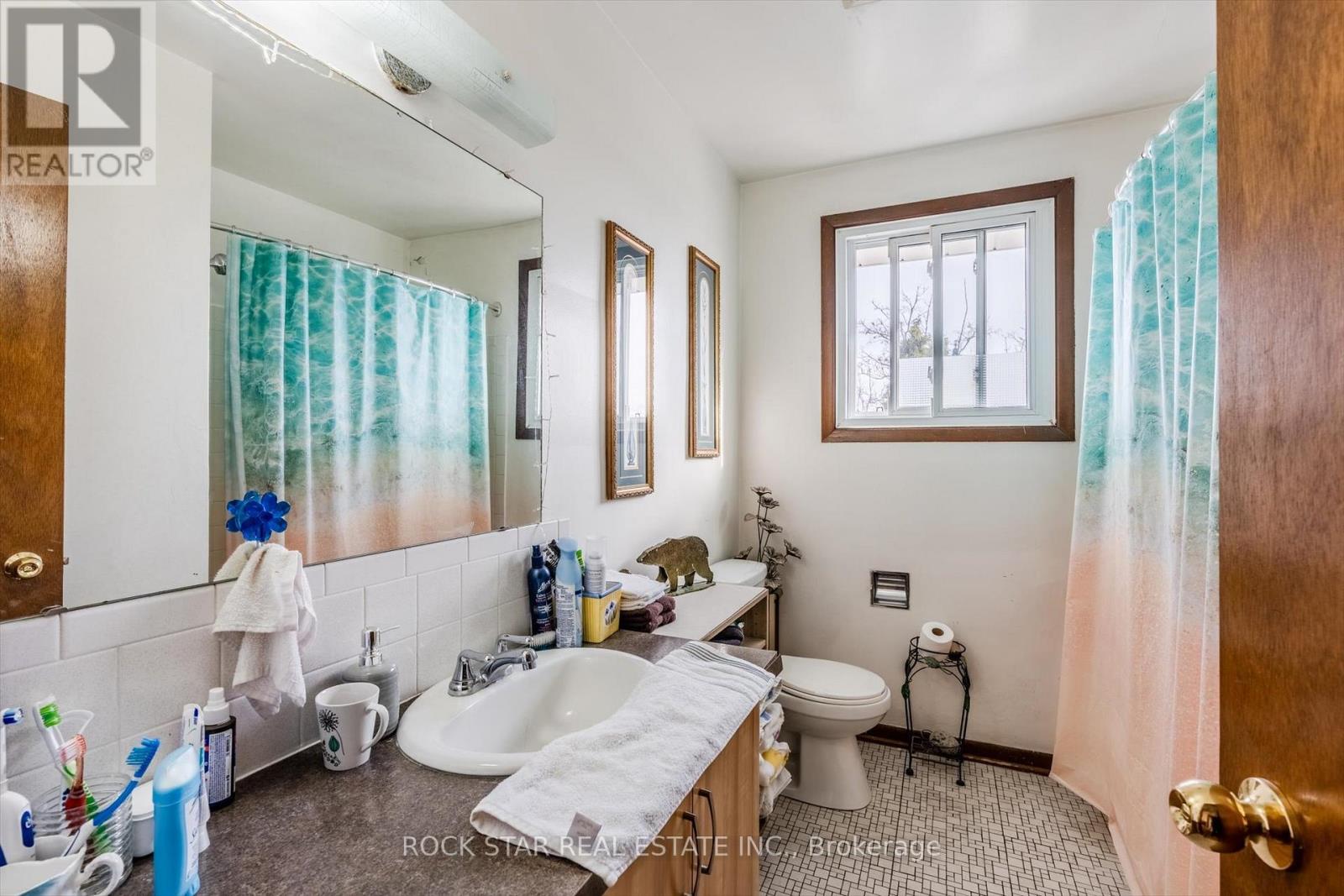 23 Saint Andrews Avenue, Welland, Ontario  L3B 1E2 - Photo 23 - X12440067