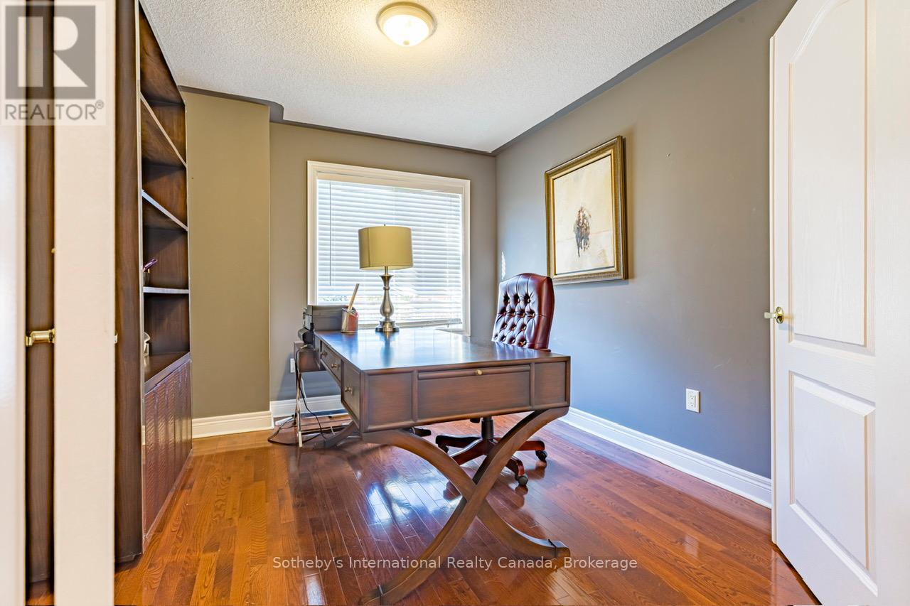 2472 Upper Valley Crescent, Oakville (Ro River Oaks), Ontario  L6H 7P2 - Photo 14 - W12590512