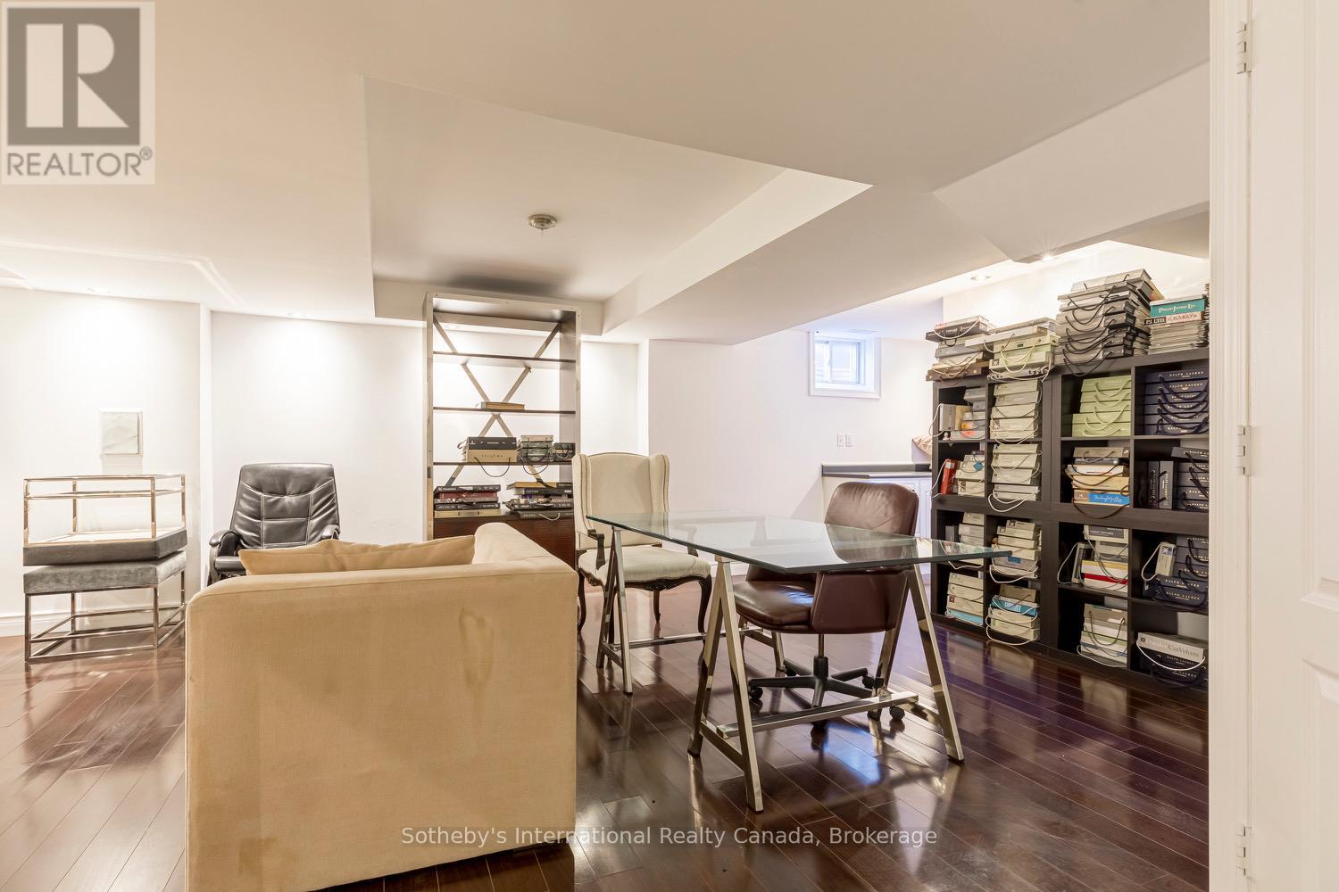 2472 Upper Valley Crescent, Oakville (Ro River Oaks), Ontario  L6H 7P2 - Photo 16 - W12590512