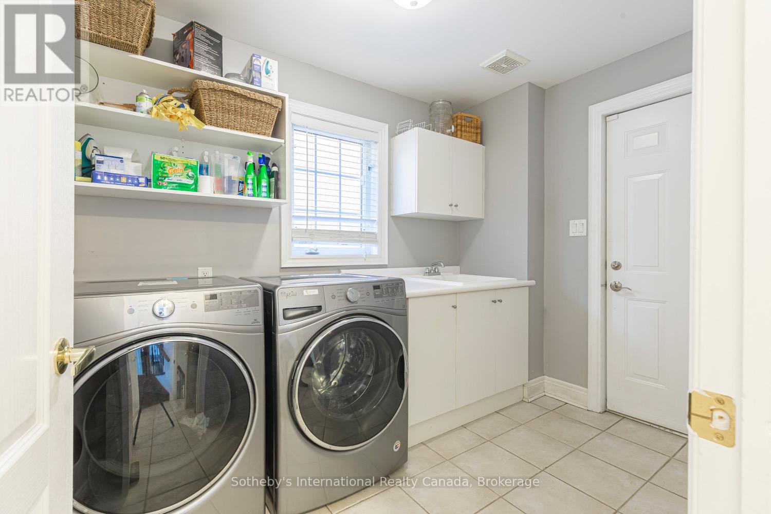 2472 Upper Valley Crescent, Oakville (Ro River Oaks), Ontario  L6H 7P2 - Photo 18 - W12590512