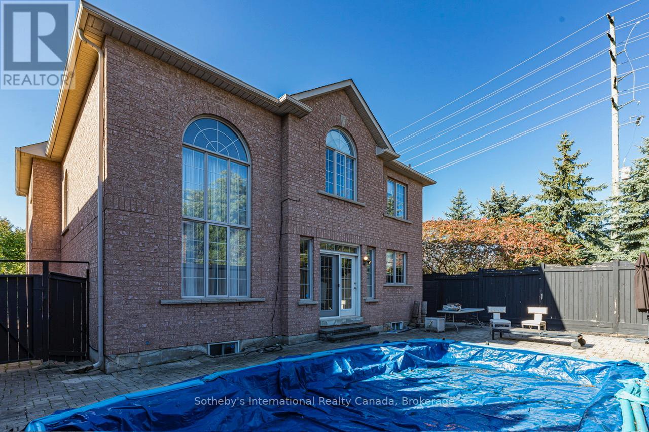 2472 Upper Valley Crescent, Oakville (Ro River Oaks), Ontario  L6H 7P2 - Photo 19 - W12590512