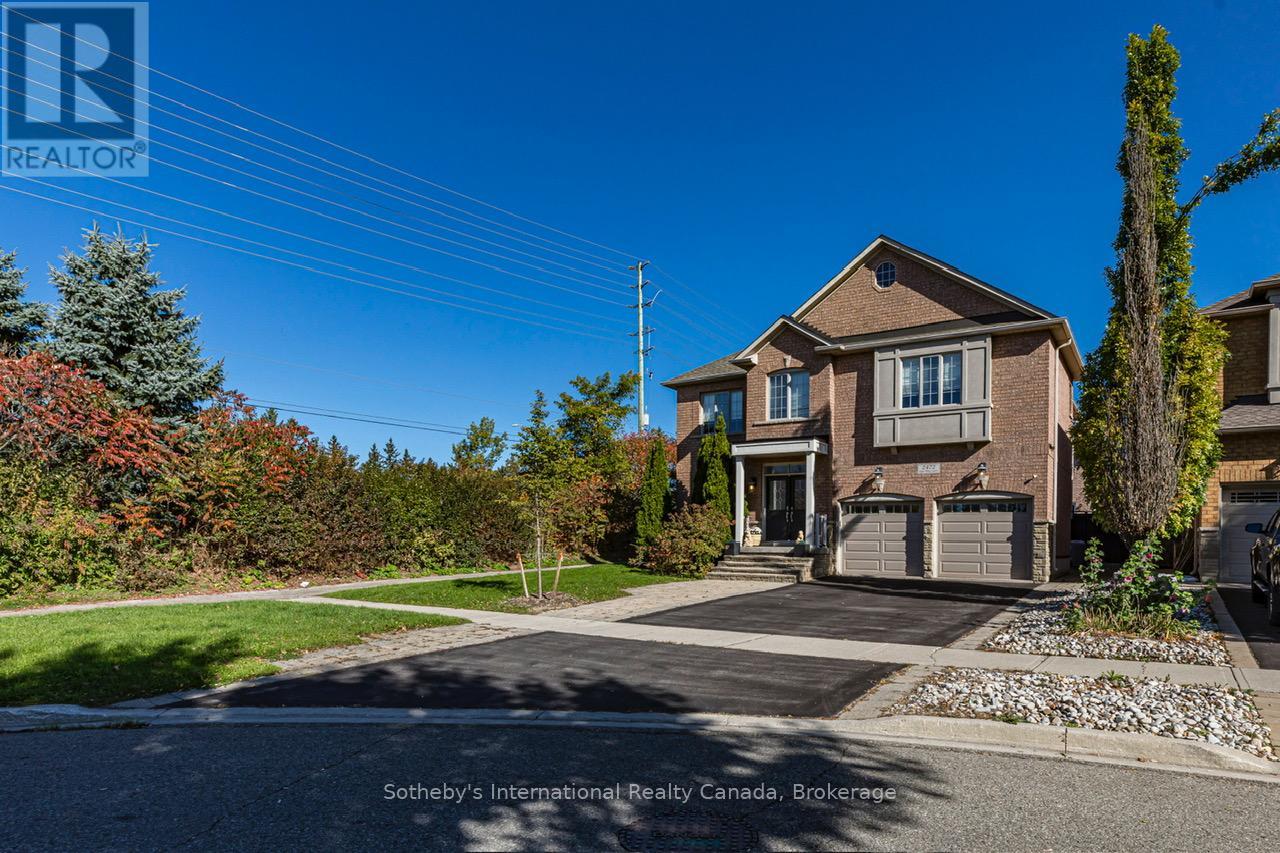 2472 Upper Valley Crescent, Oakville (Ro River Oaks), Ontario  L6H 7P2 - Photo 20 - W12590512