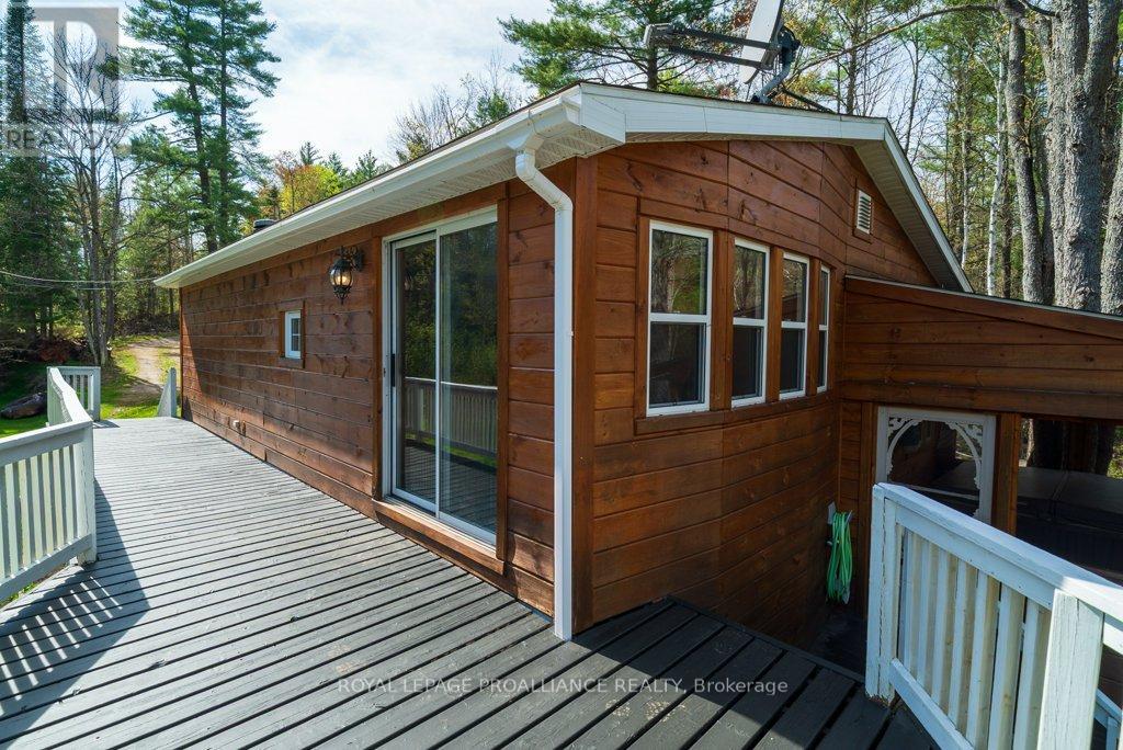 1058 Jacques Bay Road, Addington Highlands, Ontario  K0H 1K0 - Photo 10 - X12155339