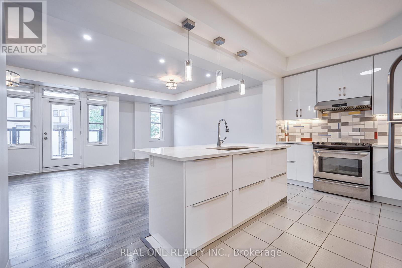 3073 George Savage Avenue, Oakville (Go Glenorchy), Ontario  L6M 0Y9 - Photo 4 - W12590136