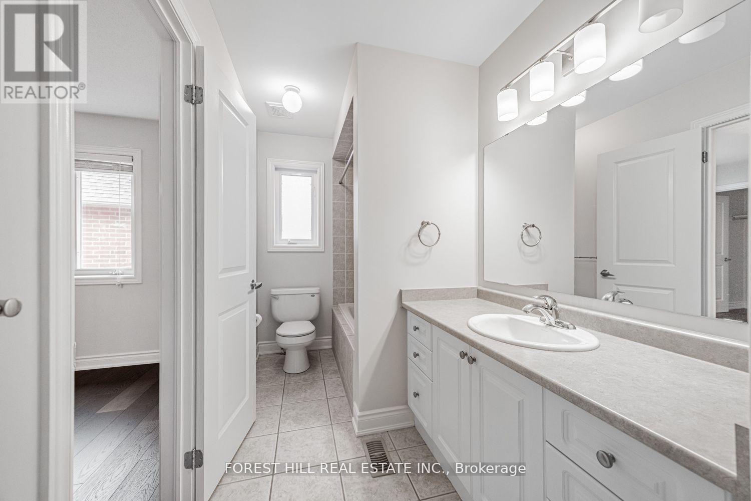 231 Butterfly Lane, Oakville (Br Bronte), Ontario  L6L 6V4 - Photo 28 - W12590164