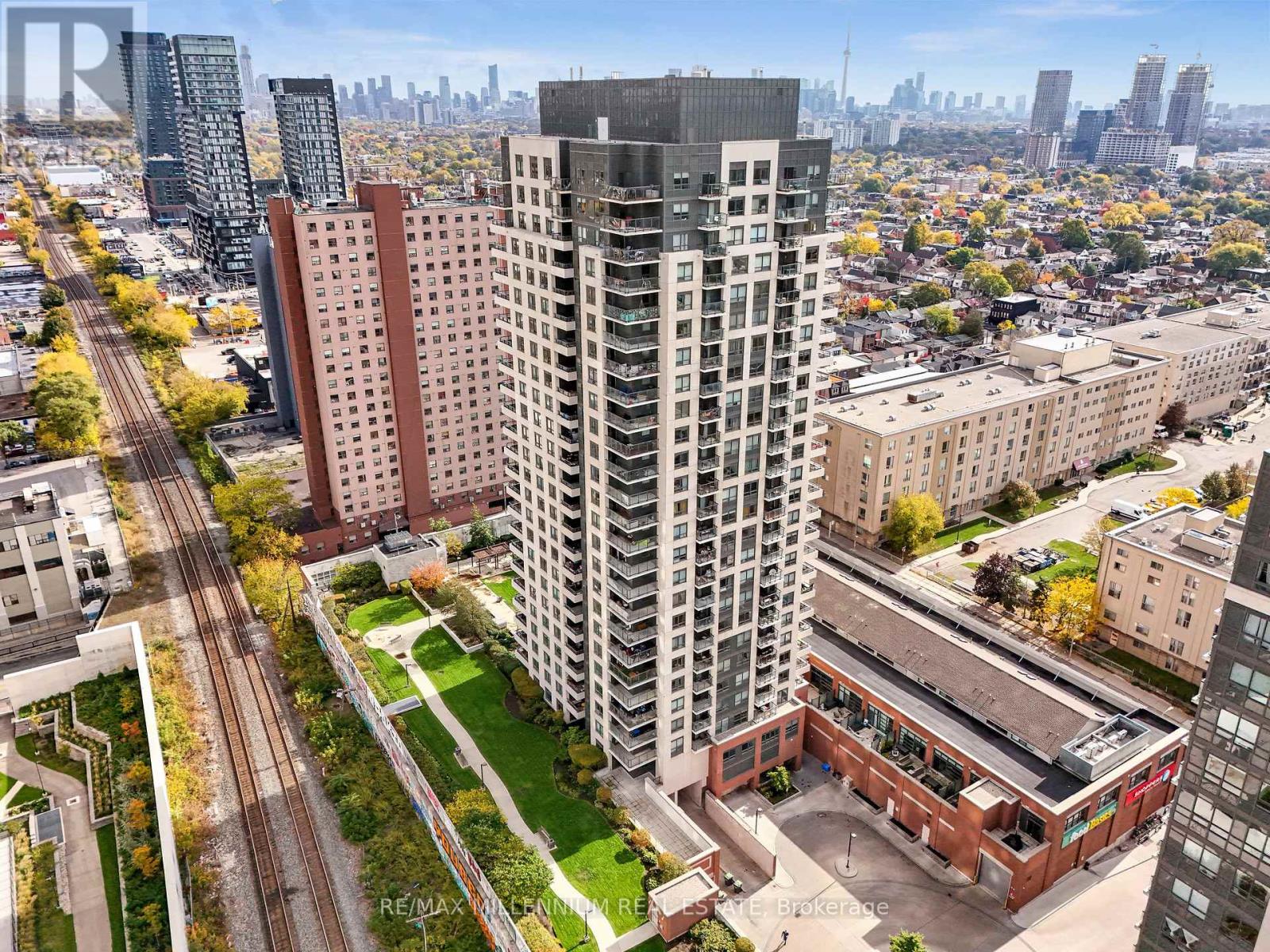 908 - 1410 Dupont Street, Toronto (Dovercourt-Wallace Emerson-Junction), Ontario  M6H 0B6 - Photo 10 - W12590176