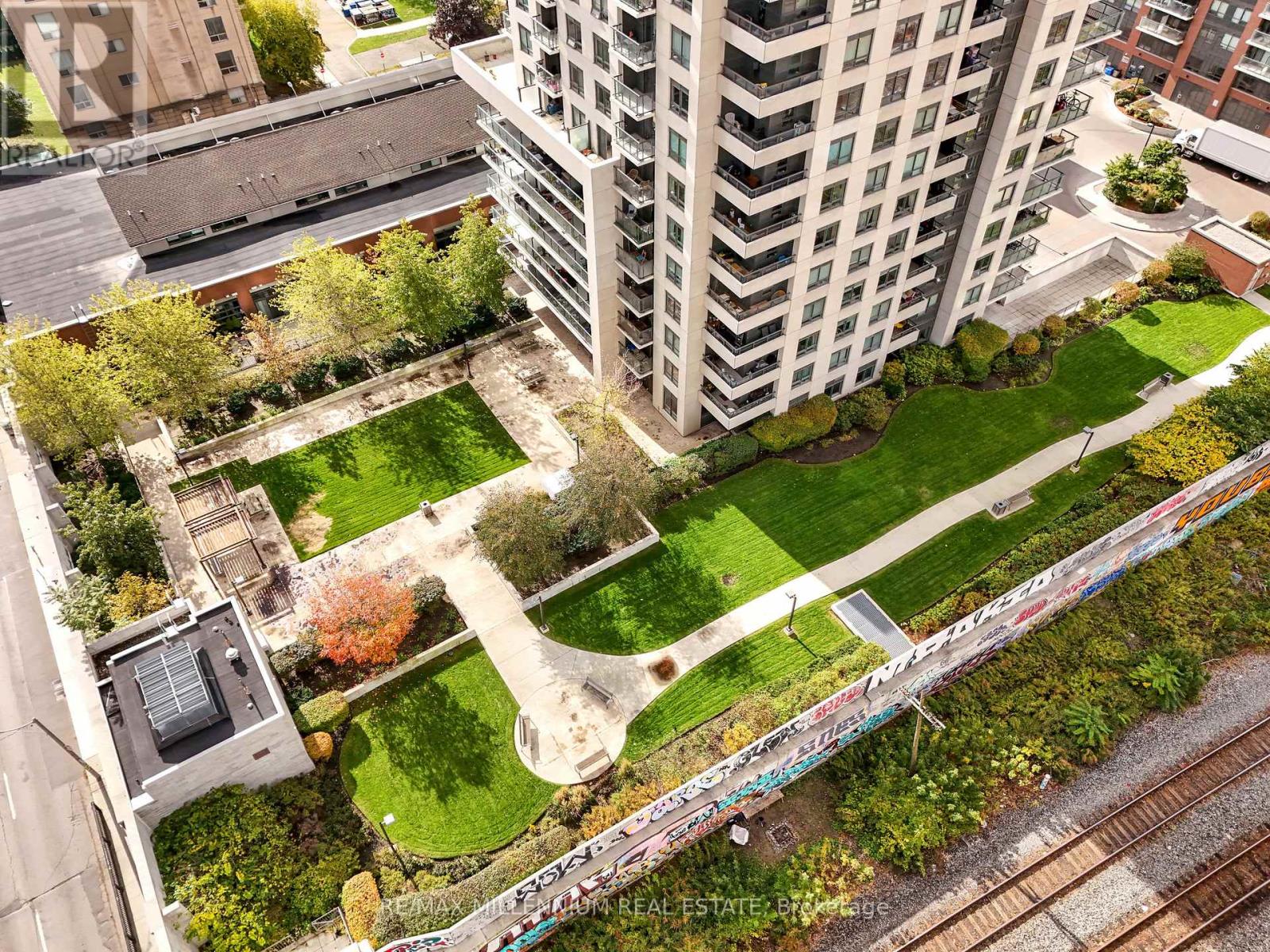 908 - 1410 Dupont Street, Toronto (Dovercourt-Wallace Emerson-Junction), Ontario  M6H 0B6 - Photo 11 - W12590176