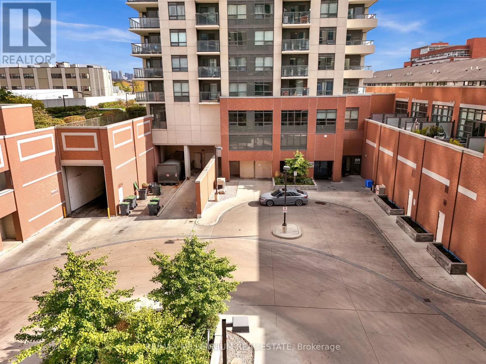 908 - 1410 Dupont Street, Toronto (Dovercourt-Wallace Emerson-Junction), Ontario  M6H 0B6 - Photo 3 - W12590176