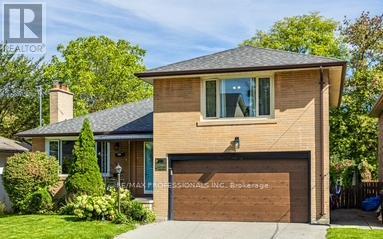 109 BOTFIELD AVENUE, Toronto, Ontario