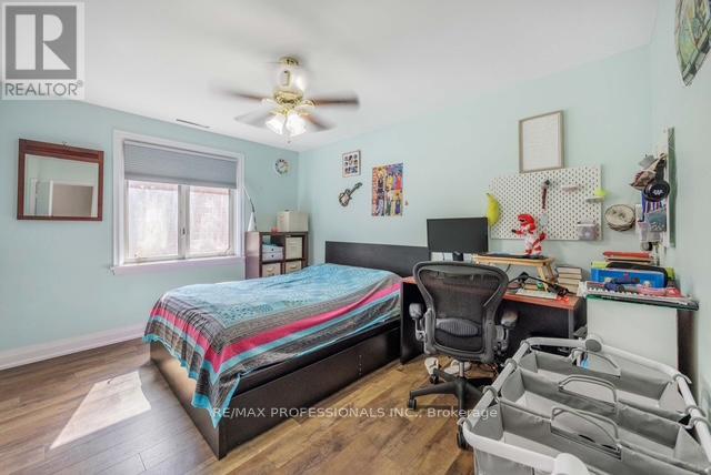 109 Botfield Avenue, Toronto, Ontario  M9B 4E6 - Photo 17 - W12590210