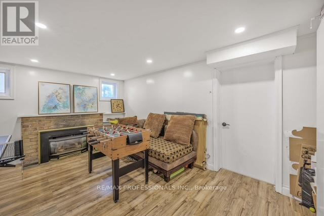 109 Botfield Avenue, Toronto, Ontario  M9B 4E6 - Photo 20 - W12590210