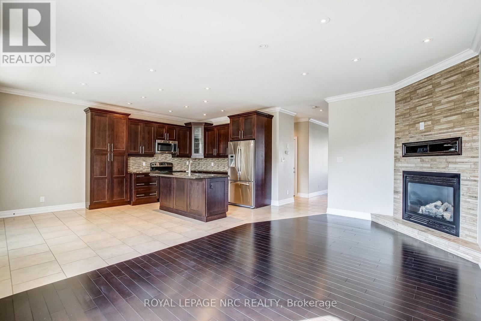 5784 Ironwood Street, Niagara Falls (Forestview), Ontario  L2H 0G4 - Photo 6 - X12590454