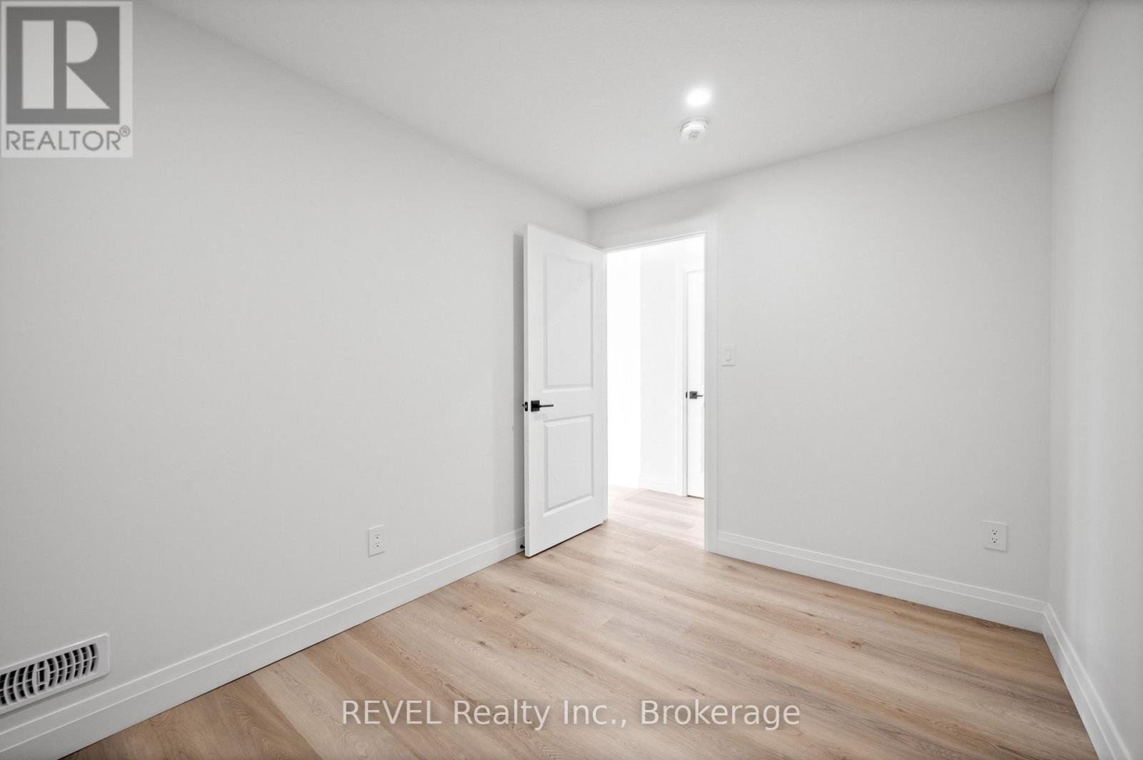 73 Warren Trail, Welland (Lincoln/crowland), Ontario  L3B 0N8 - Photo 22 - X12590472