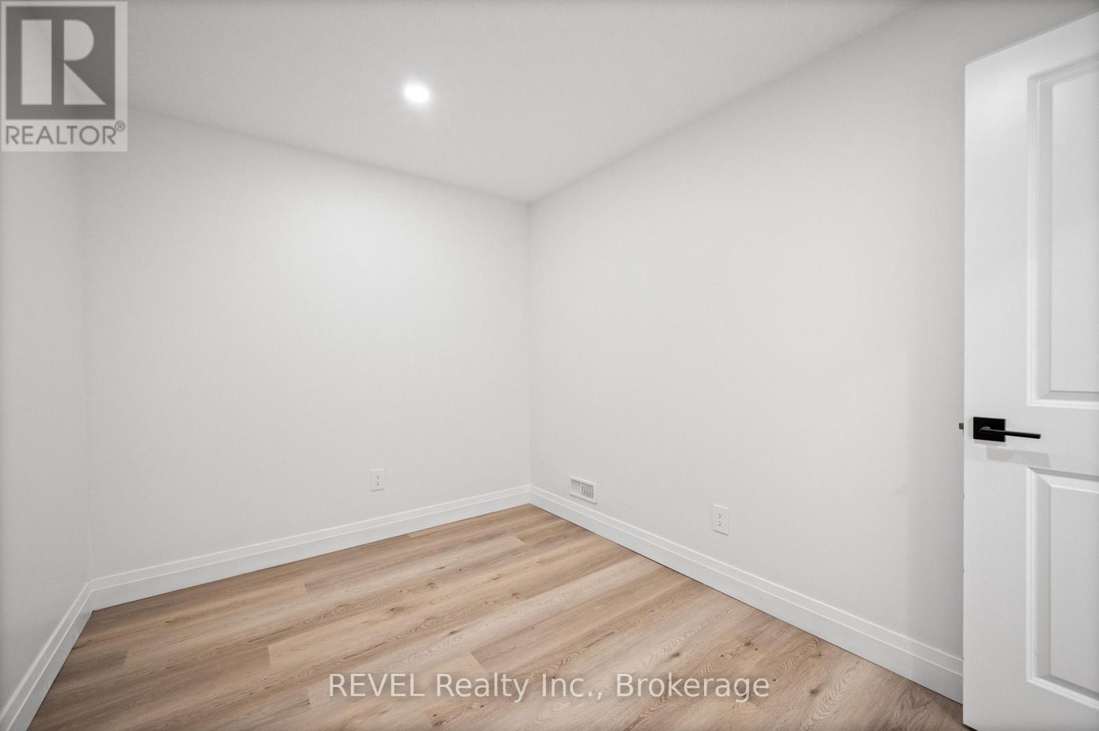 73 Warren Trail, Welland (Lincoln/crowland), Ontario  L3B 0N8 - Photo 24 - X12590472