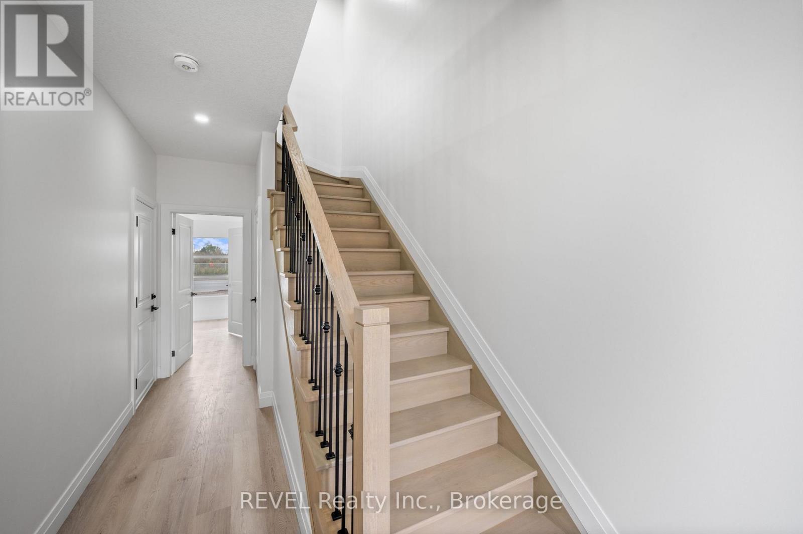 73 Warren Trail, Welland (Lincoln/crowland), Ontario  L3B 0N8 - Photo 5 - X12590472