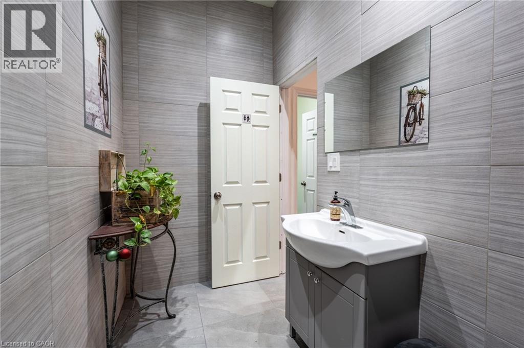 668 Barton Street E Unit# First Floor, Hamilton, Ontario  L8L 3A4 - Photo 23 - 40791511