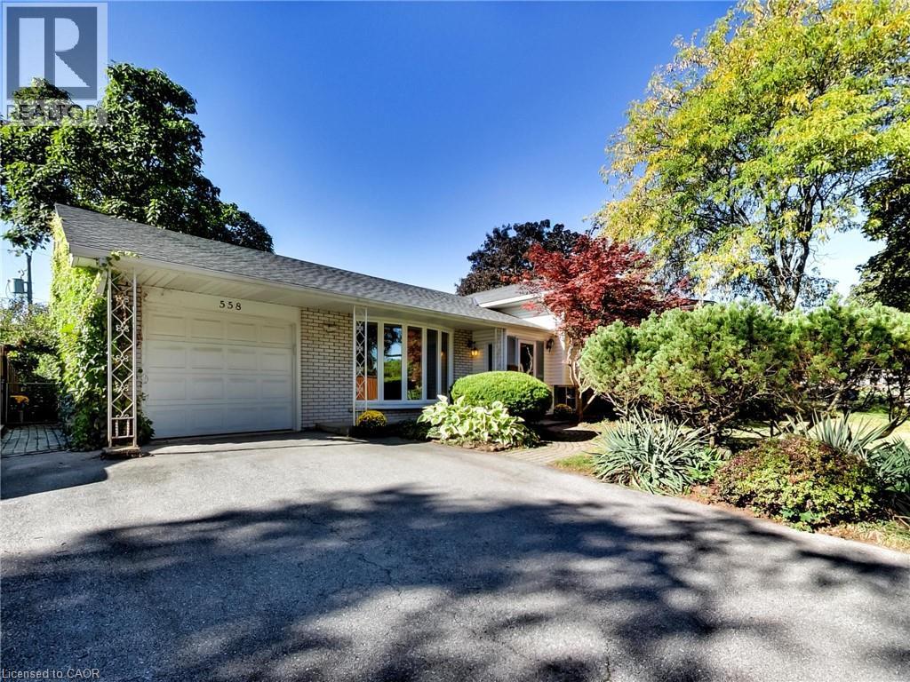 558 PARKSIDE Crescent, Burlington, Ontario