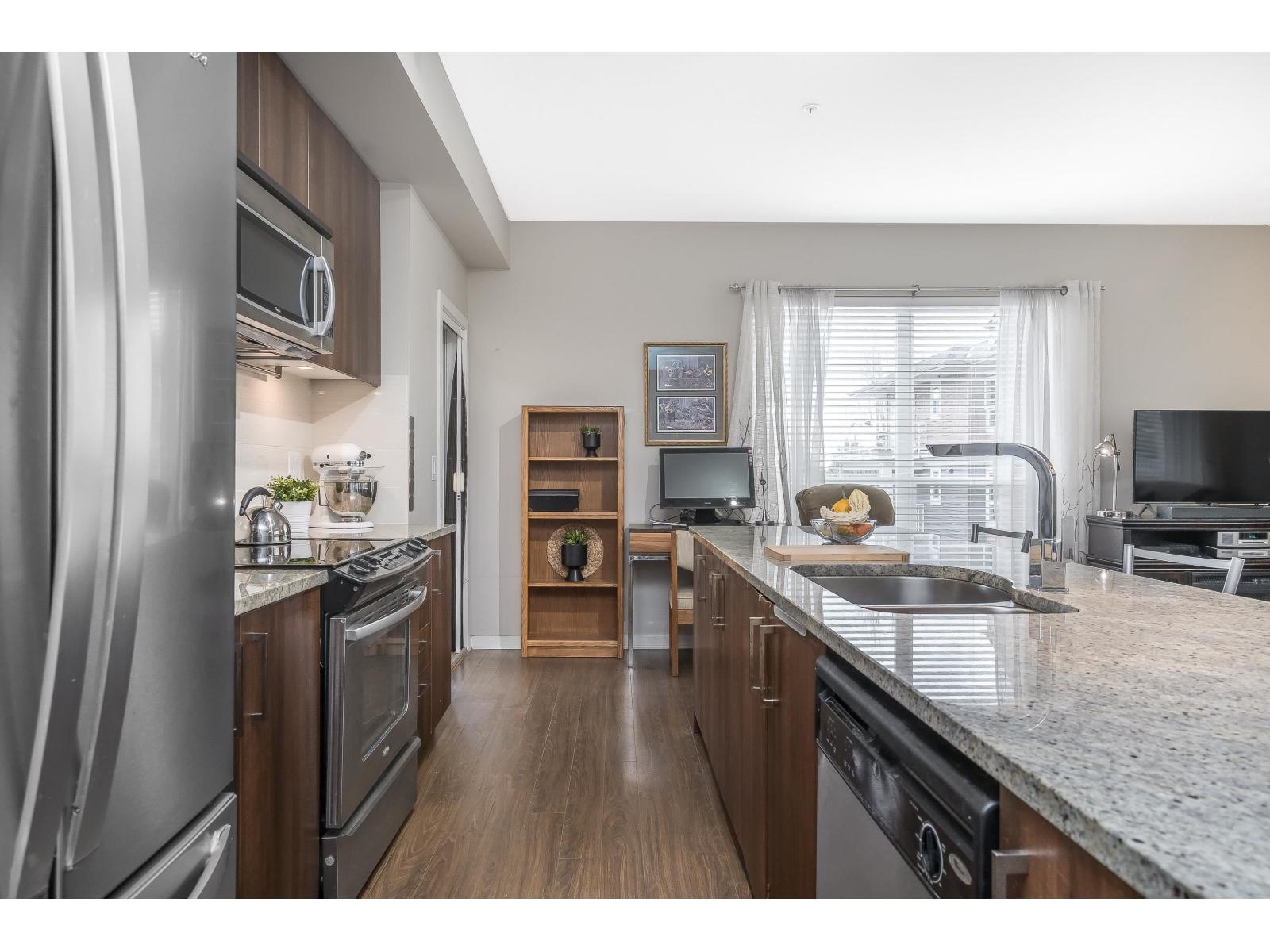 307 6450 194 Street, Surrey, British Columbia V4N 6J8 - Photo 6 - R3069125