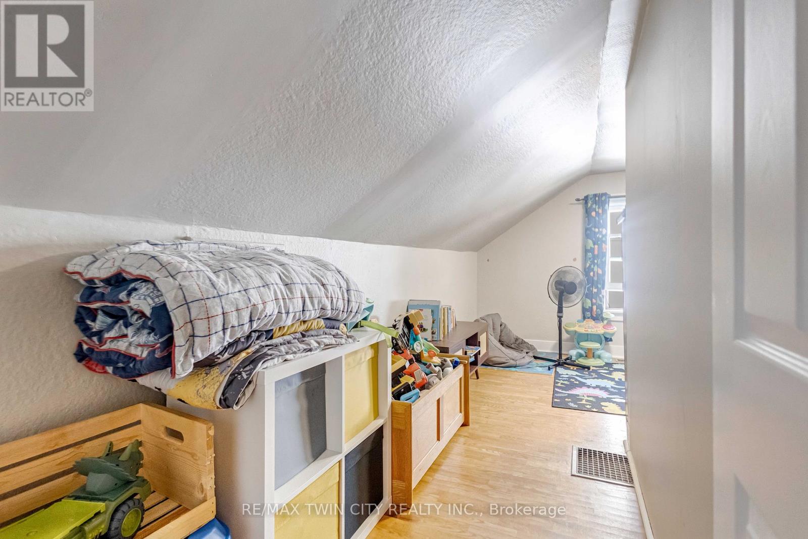 493 St Paul Avenue, Brantford, Ontario  N3R 4P4 - Photo 17 - X12590152