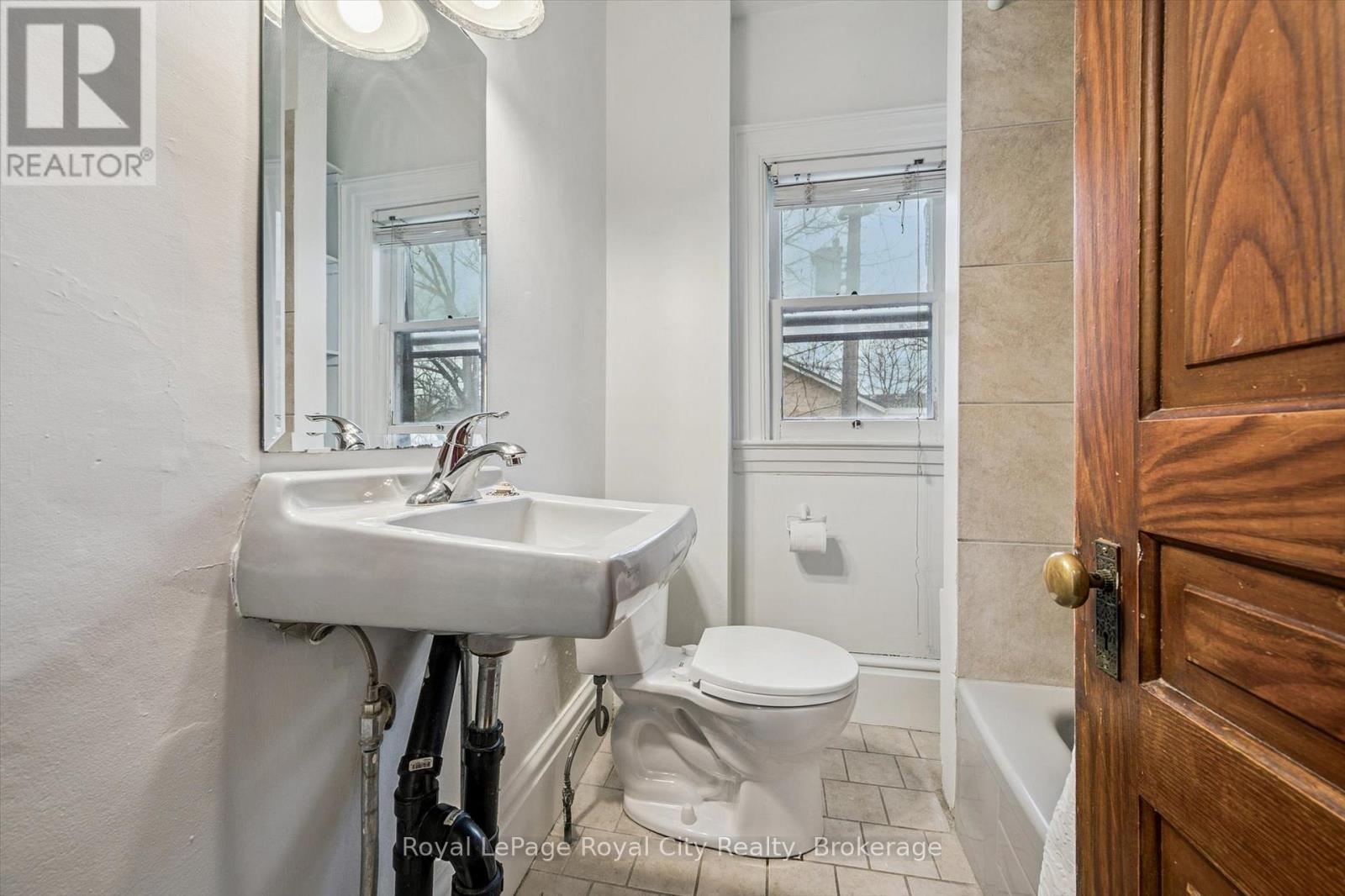 240 Paisley Street, Guelph, Ontario  N1H 2P7 - Photo 27 - X12590302